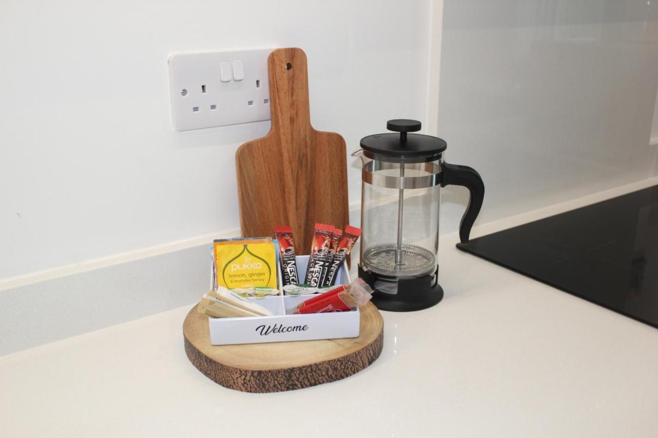Berks Luxury Serviced Apartments , Free Parking, Free Gym And Free Wifi Bracknell Exterior photo